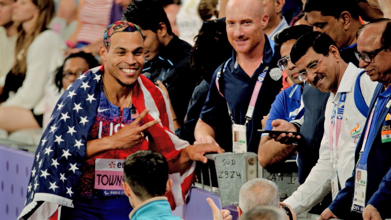 Jeff with Roderick Townsend after his race at the Paris 2024 Paralympic Games